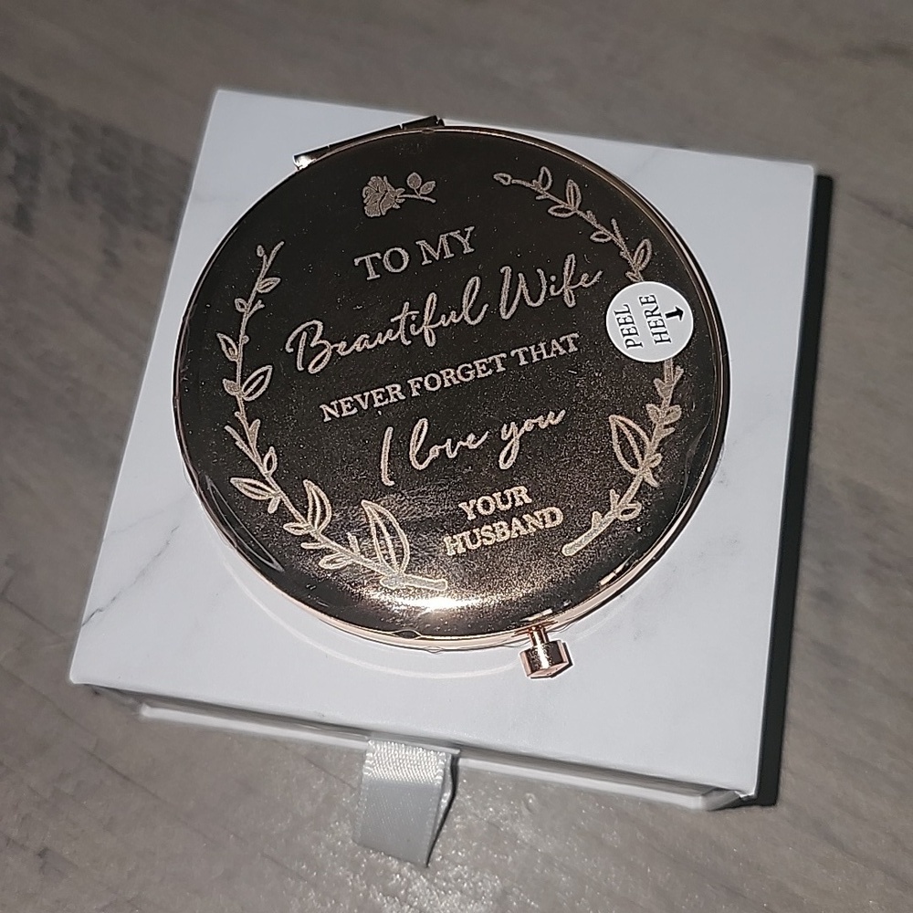 Charvoria Compact Mirror